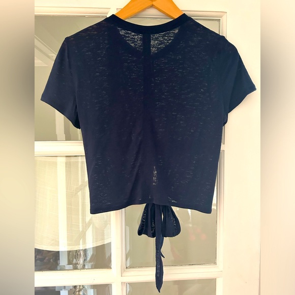 Lululemon Tie-Waist Breathable Short-Sleeve Shirt in True Navy Size 4 Crop Tee - Picture 4 of 6